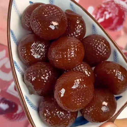 良品铺子爆浆果心山楂 三重美味，一口爆浆的零食新体验